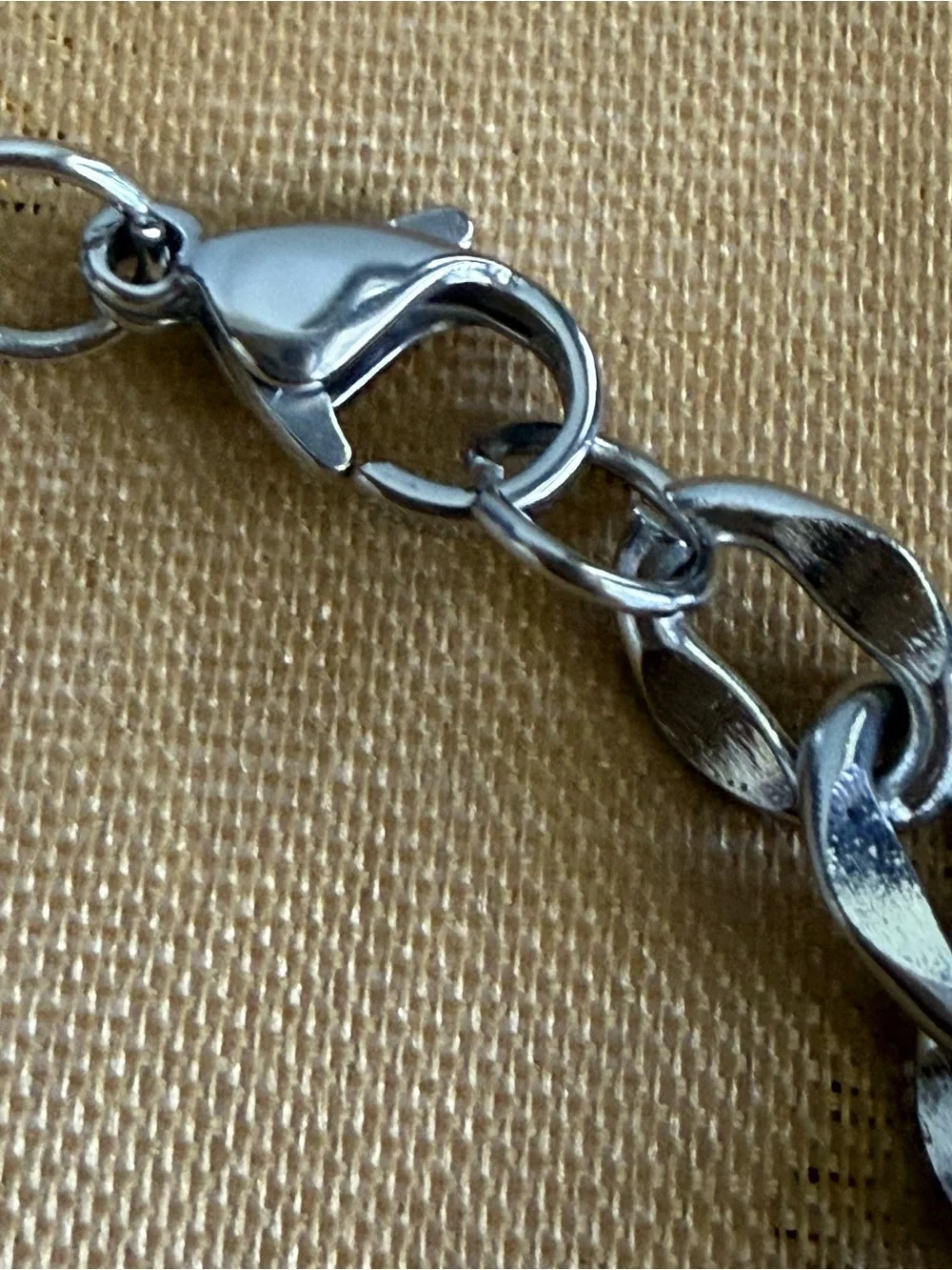 UNO de 50 Silver Heart Keyhole Chain Bracelet